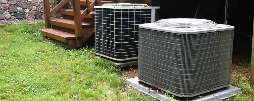 Heat pump installation and service units outside a home in Kissimmee, FL